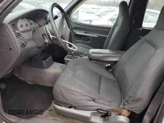 2001 Ford Explorer Sport z VIN 1FMYU60E91UC17672, wystawiony jako Copart lot #86739594 z przebiegiem 232 066 mil mil oraz Tytuł czysty. Historia ofert i sprzedaży dostępna na DreamBid. Obrazek 7.