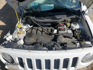 2016 Jeep Patriot Latitude z VIN 1C4NJPFB0GD507990, wystawiony jako Copart lot #48410695 z przebiegiem 102 148 mil mil oraz Szkoda całkowita • Salvage title. Historia ofert i sprzedaży dostępna na DreamBid. Obrazek 12.