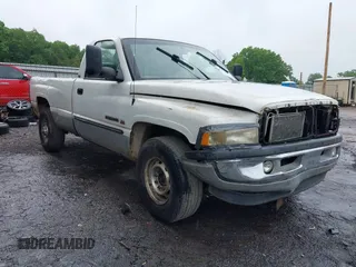 2001 Dodge 2500 z VIN 3B7KC26Z21M282786, wystawiony jako IAAI lot #42179713 z przebiegiem 278 185 mil mil oraz . Historia ofert i sprzedaży dostępna na DreamBid. Obrazek 1.