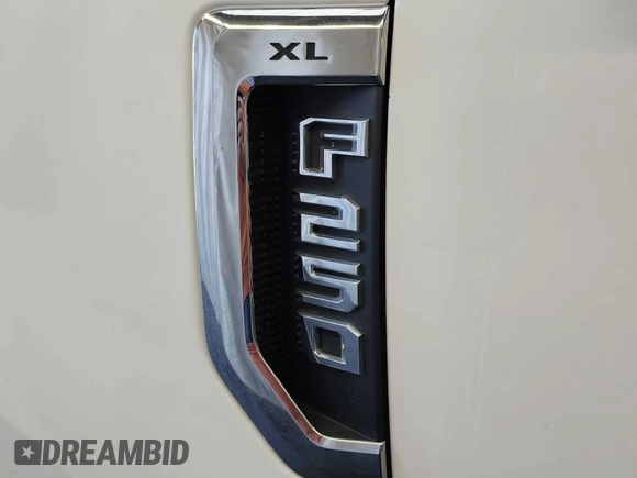 2017 Ford F-250 XL with VIN 1FTBF2A68HEE82088, listed as a IAAI auction lot 42731371 with 144,889 mi miles and . Bid and sale history available at DreamBid. Image 3.