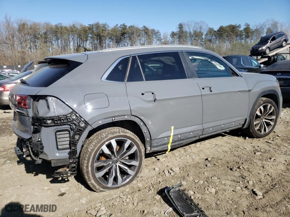 2020 Volkswagen Atlas Cross Sport 3.6L V6 SEL R-Line with VIN 1V2RE2CA2LC226065, listed as a Copart auction lot 42073824 with 70,110 mi miles. Bid and sale history available at carsss.com. Image 3.