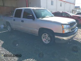 2005 Chevrolet Silverado 1500 LS z VIN 2GCEC13T751358961, wystawiony jako IAAI lot #42018990 z przebiegiem 197 906 mil mil oraz . Historia ofert i sprzedaży dostępna na DreamBid. Obrazek 1.