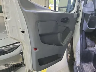 2018 Ford Transit z VIN 1FTYR1YG9JKA80761, wystawiony jako IAAI lot #42859226 z przebiegiem 132 605 mil mil oraz . Historia ofert i sprzedaży dostępna na DreamBid. Obrazek 13.