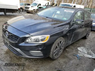 2018 Volvo V60 Dynamic with VIN YV140MEL1J2398668, listed as a Copart auction lot 39866883 with 69,534 mi miles. Bid and sale history available at carsss.com. Image 1.