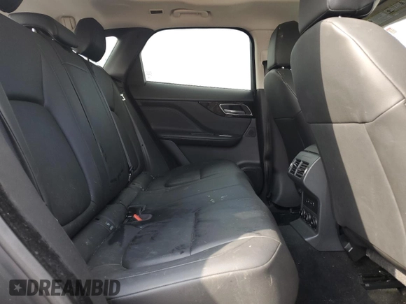 2018 Jaguar F-Pace 25t Premium z VIN SADCJ2FXXJA259041, wystawiony jako Copart lot #52175695 z przebiegiem Nie podano mil oraz Szkoda całkowita • Salvage title. Historia ofert i sprzedaży dostępna na DreamBid. Obrazek 11.