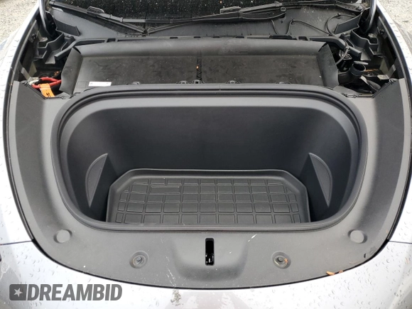 2024 Tesla Model Y Long Range with VIN 7SAYGDEE1RF159332, listed as a Copart auction lot 61179495 with 9,259 mi miles and Salvage title. Bid and sale history available at DreamBid. Image 12.