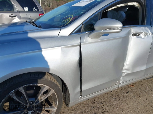 2019 Ford Fusion Titanium with VIN 3FA6P0K97KR269817, listed as a IAAI auction lot 40880869 with 93,025 mi miles. Bid and sale history available at carsss.com. Image 19.