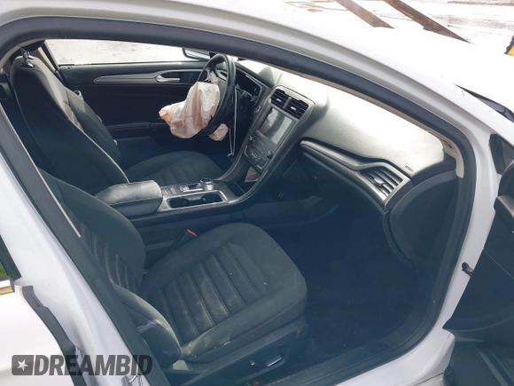 2019 Ford Fusion Hybrid SE with VIN 3FA6P0LUXKR104850, listed as a IAAI auction lot 41870242 with 114,943 mi miles. Bid and sale history available at carsss.com. Image 5.