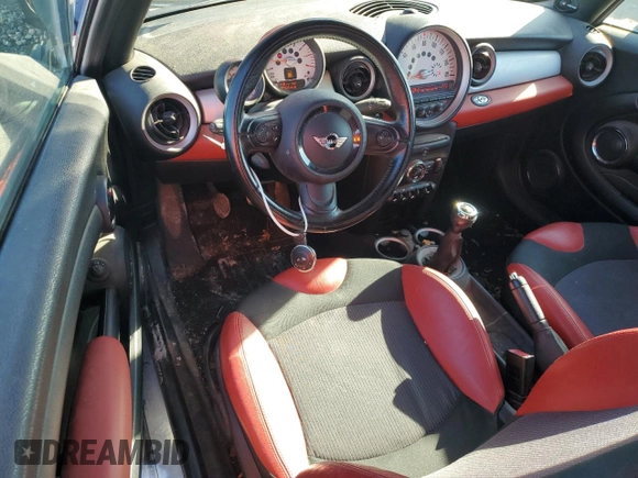 2011 MINI Convertible с VIN WMWZN3C55BTZ89445, выставлен на аукционе Copart как лот 78996404 с пробегом 71 821 миль миль и Списание • Salvage title. История ставок и продаж доступна на DreamBid. Изображение 8.
