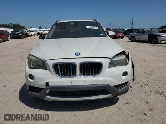 2013 BMW X1 28i z VIN WBAVM1C50DVW41615, wystawiony jako Copart lot #51329525 z przebiegiem 120 642 mil mil oraz Szkoda całkowita • Salvage title. Historia ofert i sprzedaży dostępna na DreamBid. Obrazek 5.