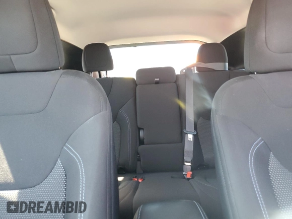 2020 Jeep Cherokee Latitude z VIN 1C4PJMCB0LD580007, wystawiony jako Copart lot #57676205 z przebiegiem 159 132 mil mil oraz Czysty tytuł • Clean title. Historia ofert i sprzedaży dostępna na DreamBid. Obrazek 10.