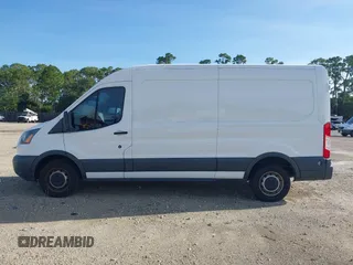 2018 Ford Transit z VIN 1FTYR2CM0JKB10510, wystawiony jako IAAI lot #42403132 z przebiegiem 97 056 mil mil oraz . Historia ofert i sprzedaży dostępna na DreamBid. Obrazek 14.