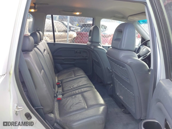 2003 Honda Pilot EX with VIN 2HKYF18553H556321, listed as a IAAI auction lot 41840056 with 110,352 mi miles. Bid and sale history available at carsss.com. Image 8.