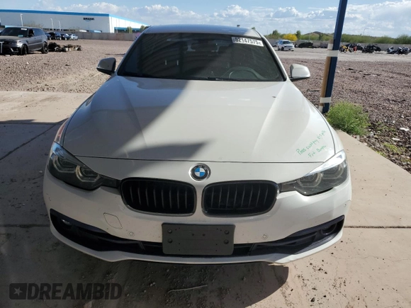2018 BMW 3 Series 330i z VIN WBA8B9G51JNU98178, wystawiony jako Copart lot #52147575 z przebiegiem 66 695 mil mil oraz Szkoda całkowita • Salvage title. Historia ofert i sprzedaży dostępna na DreamBid. Obrazek 5.