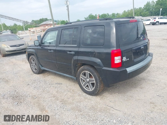 2008 Jeep Patriot Sport z VIN 1J8FF28W98D798783, wystawiony jako IAAI lot #42289785 z przebiegiem 116 453 mil mil oraz . Historia ofert i sprzedaży dostępna na DreamBid. Obrazek 3.
