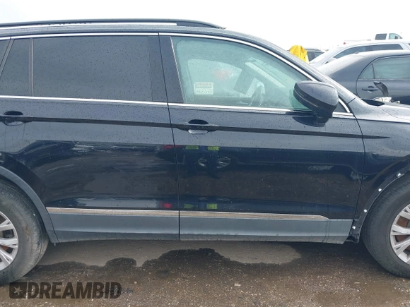 2018 Volkswagen Tiguan SEL с VIN 3VV3B7AX9JM068003, выставлен на аукционе IAAI как лот 41917511 с пробегом 75 656 миль миль и . История ставок и продаж доступна на DreamBid. Изображение 13.
