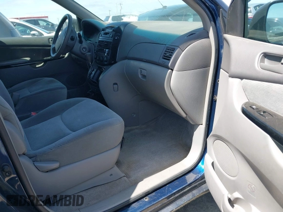 2005 Toyota Sienna CE with VIN 5TDZA23CX5S335924, listed as a IAAI auction lot 42057444 with 184,342 mi miles. Bid and sale history available at carsss.com. Image 5.