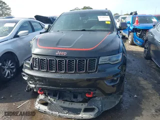 2019 Jeep Grand Cherokee Trailhawk with VIN 1C4RJFLT6KC641507, listed as a IAAI auction lot 41300106 with 87,802 mi miles. Bid and sale history available at carsss.com. Image 12.