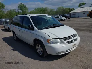 2005 Dodge Caravan SXT with VIN 2D4GP44L25R374602, listed as a IAAI auction lot 42180592 with 150,730 mi miles and . Bid and sale history available at carsss.com. Image 1.
