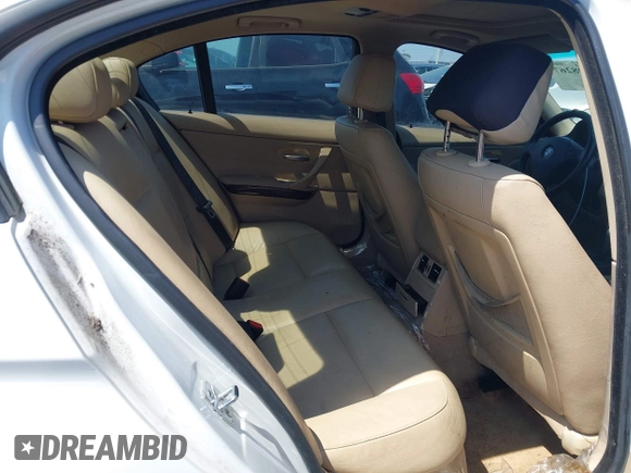 2007 BMW 3 Series 328i z VIN WBAVC53587FZ78266, wystawiony jako IAAI lot #42508267 z przebiegiem 138 366 mil mil oraz . Historia ofert i sprzedaży dostępna na DreamBid. Obrazek 8.