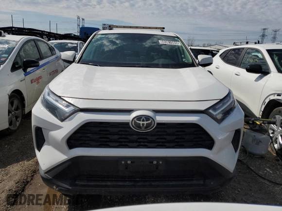 2024 Toyota RAV4 LE with VIN 2T3G1RFV9RW454307, listed as a Copart auction lot 50361085 with 30,700 mi miles and Clean Title. Bid and sale history available at carsss.com. Image 5.