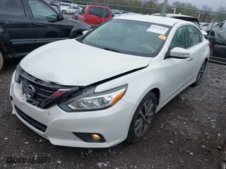 2017 Nissan Altima 2.5 SV with VIN 1N4AL3AP4HC173612, listed as a IAAI auction lot 41913418 with 146,911 mi miles. Bid and sale history available at carsss.com. Image 17.