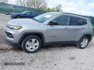 2022 Jeep Compass Latitude with VIN 3C4NJCBB2NT139477, listed as a IAAI auction lot 41965959 with 25,098 mi miles and . Bid and sale history available at carsss.com. Image 14.