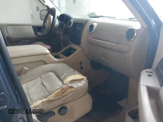 2005 Ford Expedition Eddie Bauer with VIN 1FMPU17585LA92339, listed as a IAAI auction lot 41840325 with 237,470 mi miles. Bid and sale history available at carsss.com. Image 5.