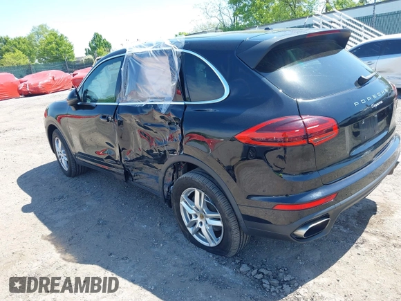 2016 Porsche Cayenne z VIN WP1AA2A26GLA09709, wystawiony jako IAAI lot #42146093 z przebiegiem 49 279 mil mil oraz . Historia ofert i sprzedaży dostępna na DreamBid. Obrazek 3.