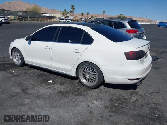 2014 Volkswagen Jetta GLI Autobahn with VIN 3VW5T7AJ8EM367002, listed as a IAAI auction lot 42032055 with 186,301 mi miles and . Bid and sale history available at DreamBid. Image 3.