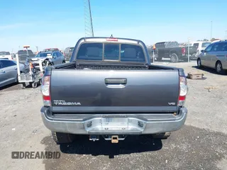 2014 Toyota Tacoma with VIN 5TFLU4EN1EX108137, listed as a IAAI auction lot 41691253 with 119,820 mi miles. Bid and sale history available at carsss.com. Image 16.