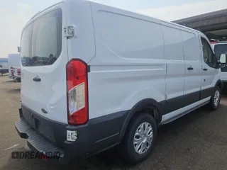 2017 Ford Transit z VIN 1FTYE1ZM7HKA10220, wystawiony jako IAAI lot #42905382 z przebiegiem 143 262 mil mil oraz . Historia ofert i sprzedaży dostępna na DreamBid. Obrazek 21.