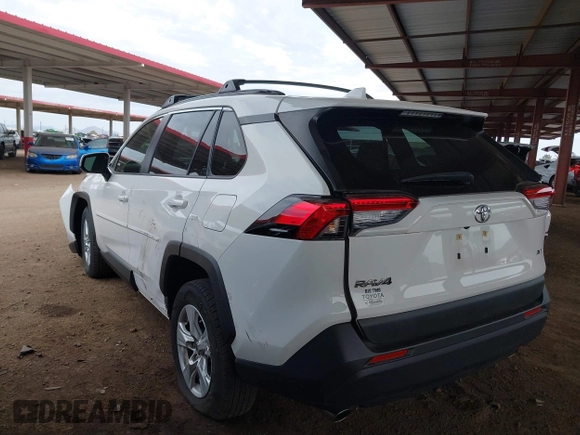 2019 Toyota RAV4 XLE with VIN JTMW1RFV0KD026561, listed as a IAAI auction lot 42035063 with 51,670 mi miles. Bid and sale history available at carsss.com. Image 3.