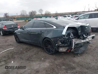 2015 Jaguar XJ Portfolio z VIN SAJWJ2GD7F8V84372, wystawiony jako IAAI lot #41489177 z przebiegiem 78 891 mil mil oraz . Historia ofert i sprzedaży dostępna na DreamBid. Obrazek 3.