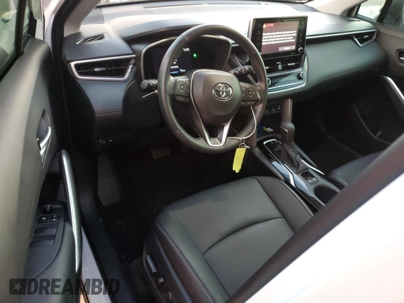 2022 Toyota Corolla Cross XLE with VIN 7MUDAAAG1NV023474, listed as a Copart auction lot 73162374 with 29,235 mi miles and Salvage title. Bid and sale history available at DreamBid. Image 8.