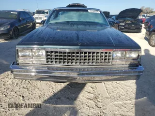 1985 Chevrolet El Camino z VIN 3GCCW80H0FS918901, wystawiony jako Copart lot #77799744 z przebiegiem 64 541 mil mil oraz Szkoda całkowita • Salvage title. Historia ofert i sprzedaży dostępna na DreamBid. Obrazek 5.