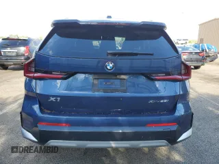 2024 BMW X1 xDrive28i z VIN WBX73EF0XR5017143, wystawiony jako Copart lot #54323325 z przebiegiem 5 411 mil mil oraz Szkoda całkowita • Salvage title. Historia ofert i sprzedaży dostępna na DreamBid. Obrazek 6.
