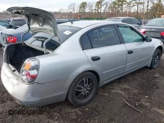 2004 Nissan Altima S with VIN 1N4AL11D74C140091, listed as a IAAI auction lot 41627388 with 999,999 mi miles. Bid and sale history available at carsss.com. Image 4.