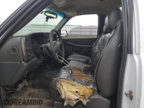 2005 Chevrolet Silverado 1500 Work Truck with VIN 1GCEC14Z55Z328030, listed as a Copart auction lot 45059675 with 205,488 mi miles and Salvage Title. Bid and sale history available at carsss.com. Image 7.