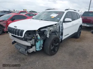 2019 Jeep Cherokee Latitude Plus with VIN 1C4PJLLBXKD373391, listed as a IAAI auction lot 41097780 with 82,472 mi miles. Bid and sale history available at carsss.com. Image 18.