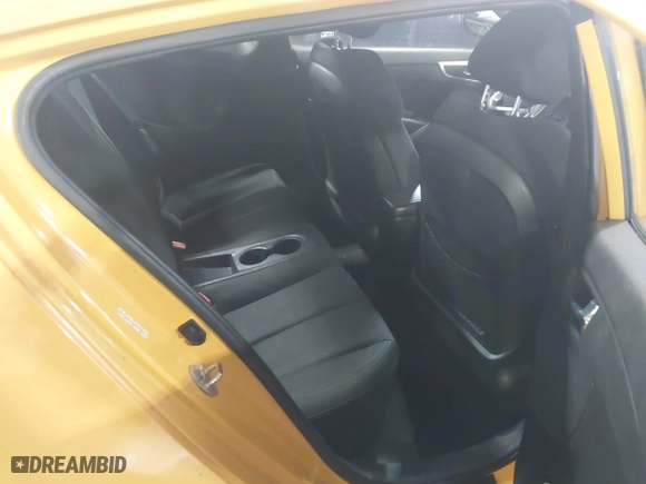 2015 Hyundai Veloster with VIN KMHTC6AD4FU244725, listed as a IAAI auction lot 41547996 with 70,203 mi miles. Bid and sale history available at carsss.com. Image 8.
