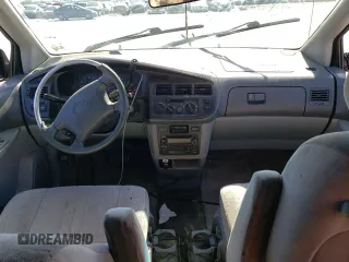 2000 Toyota Sienna LE with VIN 4T3ZF13C2YU193910, listed as a Copart auction lot 56395564 with 228,638 mi miles and Salvage Title. Bid and sale history available at carsss.com. Image 8.