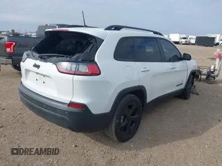 2019 Jeep Cherokee Latitude Plus z VIN 1C4PJLLB7KD443736, wystawiony jako IAAI lot #41632280 z przebiegiem 108 314 mil mil oraz . Historia ofert i sprzedaży dostępna na DreamBid. Obrazek 4.