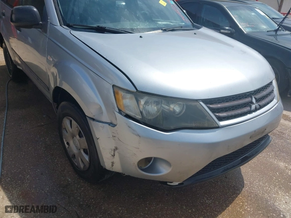 2007 Mitsubishi Outlander ES with VIN JA4MS31X17Z008178, listed as a IAAI auction lot 41809924 with 262,004 mi miles. Bid and sale history available at carsss.com. Image 12.