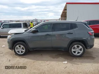 2024 Jeep Compass Sport с VIN 3C4NJDANXRT583844, выставлен на аукционе IAAI как лот 41359436 с пробегом 12 622 миль миль и . История ставок и продаж доступна на DreamBid. Изображение 14.