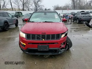 2019 Jeep Compass Altitude z VIN 3C4NJDBB9KT683346, wystawiony jako Copart lot #45036815 z przebiegiem 59 833 mil mil oraz Szkoda całkowita • Salvage title. Historia ofert i sprzedaży dostępna na DreamBid. Obrazek 11.