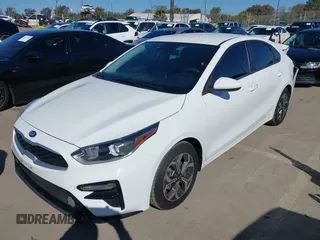 2021 Kia Forte LXS z VIN 3KPF24AD3ME283990, wystawiony jako IAAI lot #41839394 z przebiegiem 66 197 mil mil oraz . Historia ofert i sprzedaży dostępna na DreamBid. Obrazek 2.