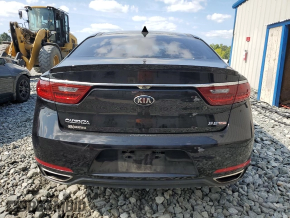 2017 Kia Cadenza Technology with VIN KNALC4J19H5061734, listed as a Copart auction lot 68061044 with 70,998 mi miles and Salvage Title. Bid and sale history available at carsss.com. Image 6.