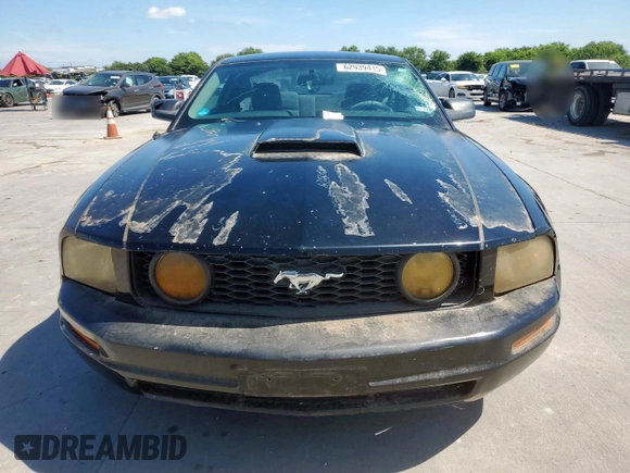 2008 Ford Mustang Deluxe с VIN 1ZVHT80NX85102728, выставлен на аукционе Copart как лот 62939415 с пробегом Не указан миль и Чистый • Clean title. История ставок и продаж доступна на DreamBid. Изображение 5.