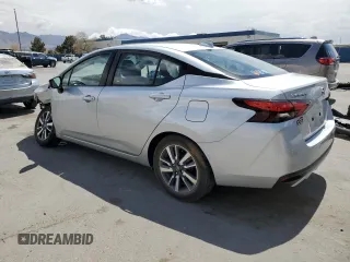 2021 Nissan Versa SV z VIN 3N1CN8EV1ML888089, wystawiony jako Copart lot #52027585 z przebiegiem 65 944 mil mil oraz Szkoda całkowita • Salvage title. Historia ofert i sprzedaży dostępna na DreamBid. Obrazek 2.
